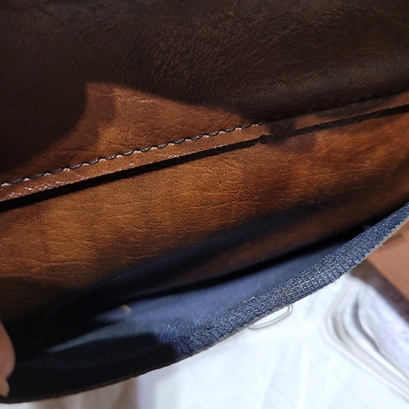 (3551) Brown Travel Bag, - Picture 3 of 7